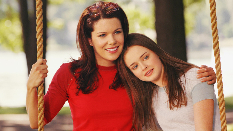 Lauren Graham and Alexis Bledel 