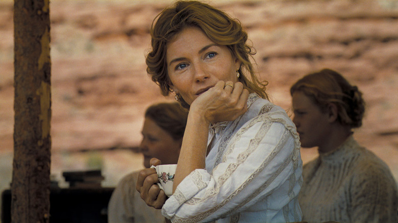 Horizon An American Saga Sienna Miller 