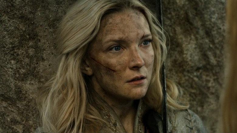 Galadriel reacts to being stabbed